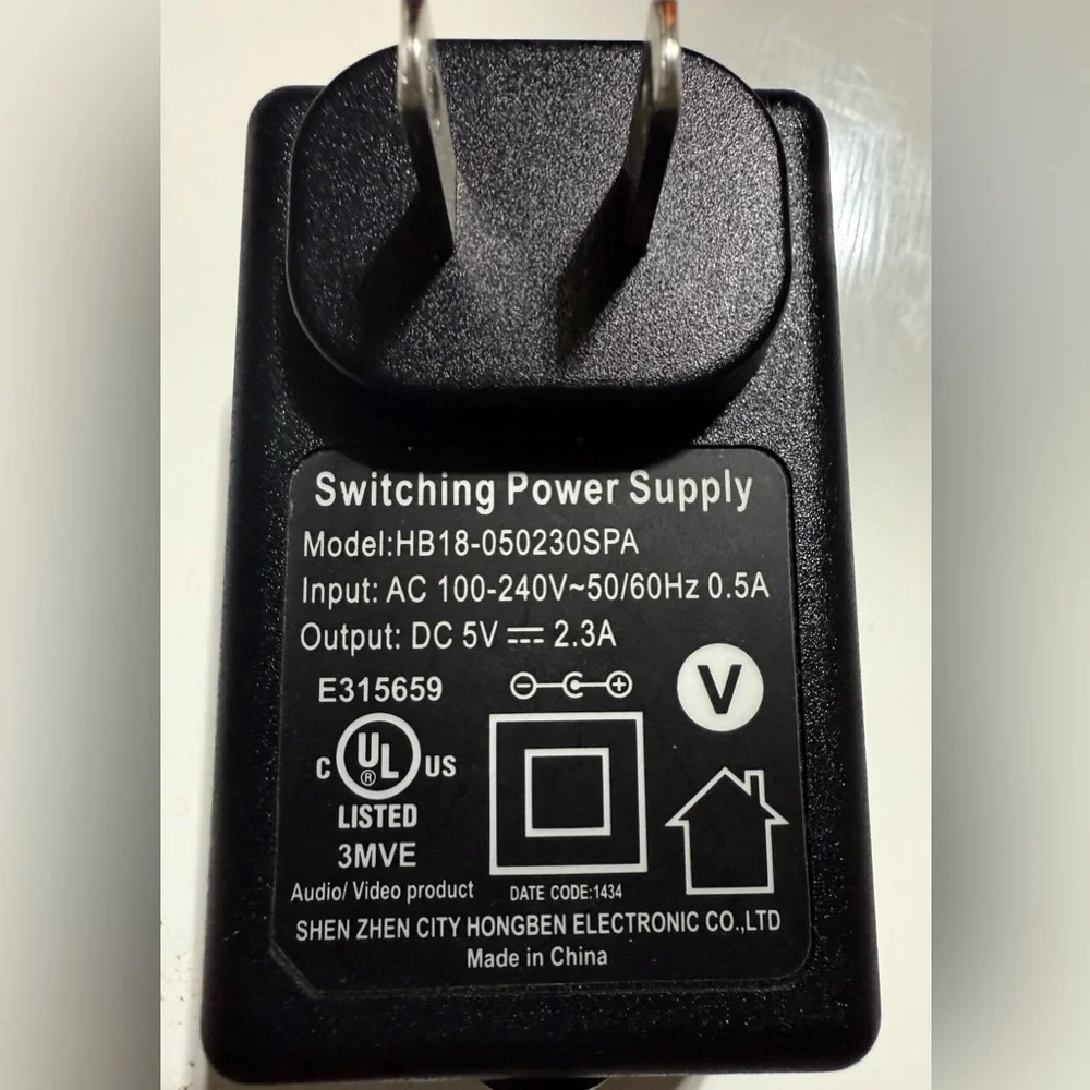 Switching Power Adapter for Electronics